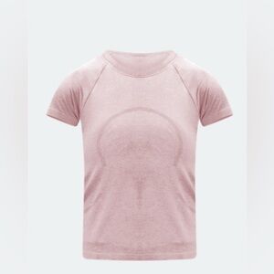 Lululemon Swiftly Tech Short-Sleeve Shirt 2.0
Waist Length